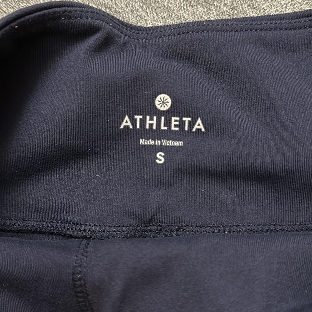 Athleta Leggings Navy Blue with Green/Blue Floral Accents Size Small - Picture 5 of 7